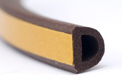 Уплотнитель D-профиль коричневый одинарная полоска