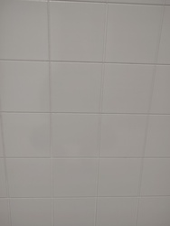 Панель рустованная цвет Белый (2,44х1,22м 3,2мм)