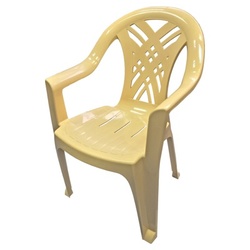 Кресло пластмассовое бежевое (660х600х840мм)