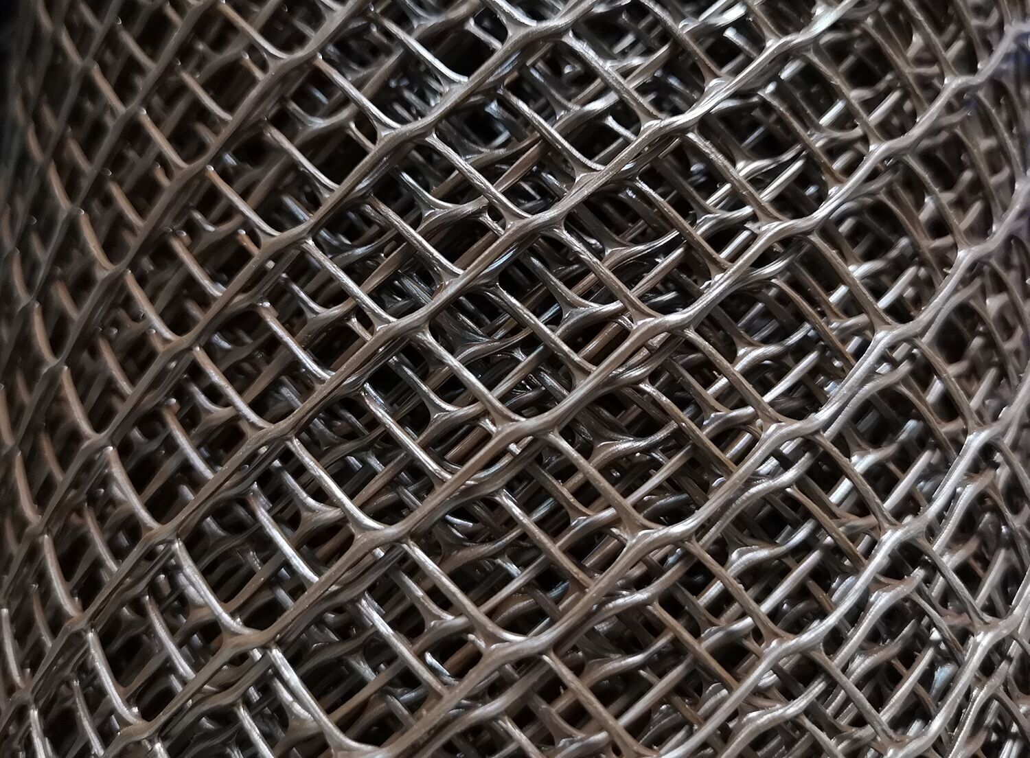 картинка Сетка садовая пластмассовая (40х40мм) рулон 1х20м коричневая от магазина Евродом