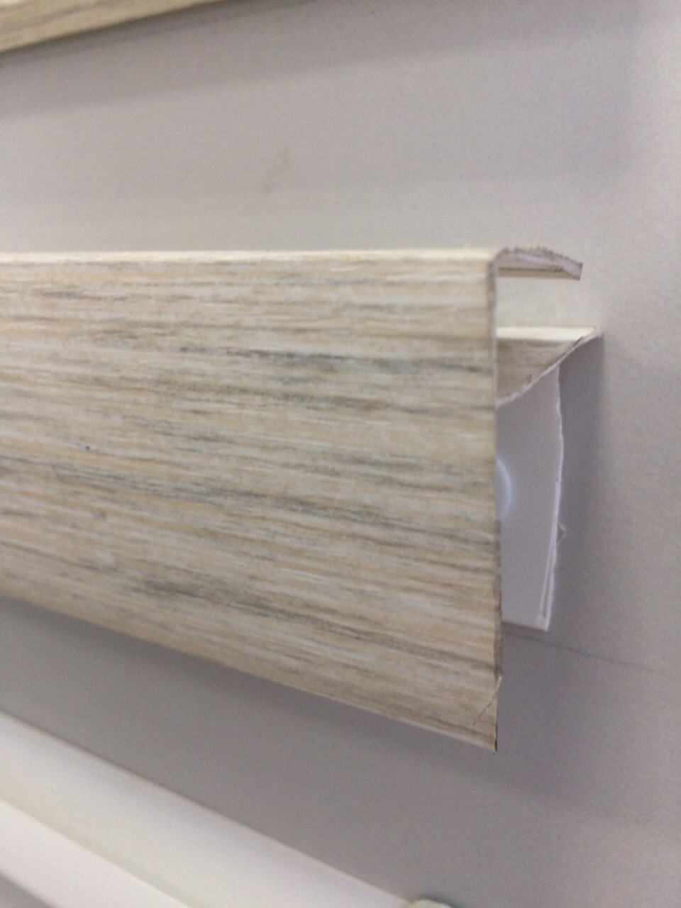 картинка Закрывающий профиль крестьянский стиль 2991/3м от магазина Евродом