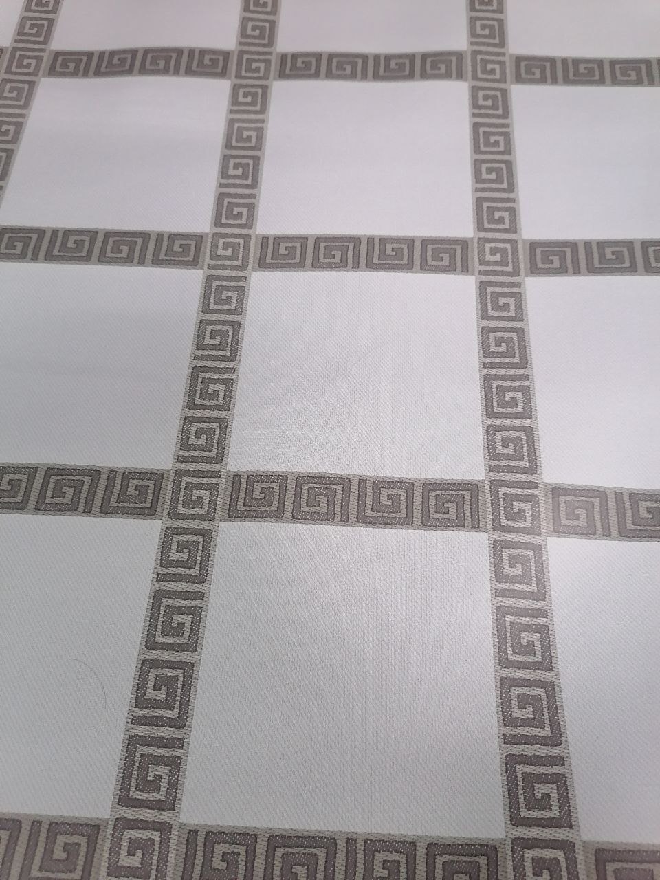 картинка Клеенка столовая нетканая основа DEKORAMA 1,4 м 114D от магазина Евродом