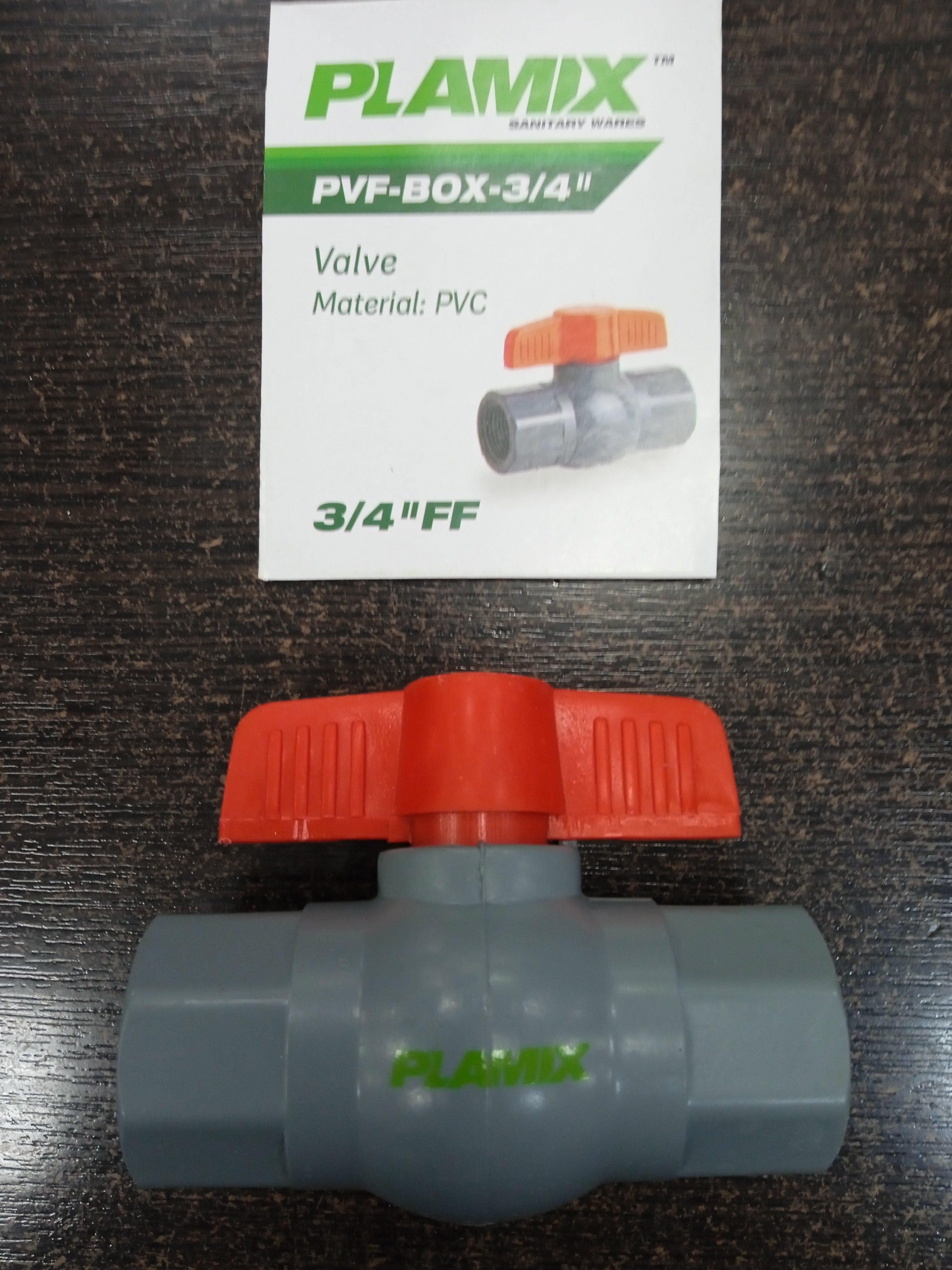 картинка Кран шаровый пластиковый 3/4"  ВВ (серый)  PLAMIX  от магазина Евродом