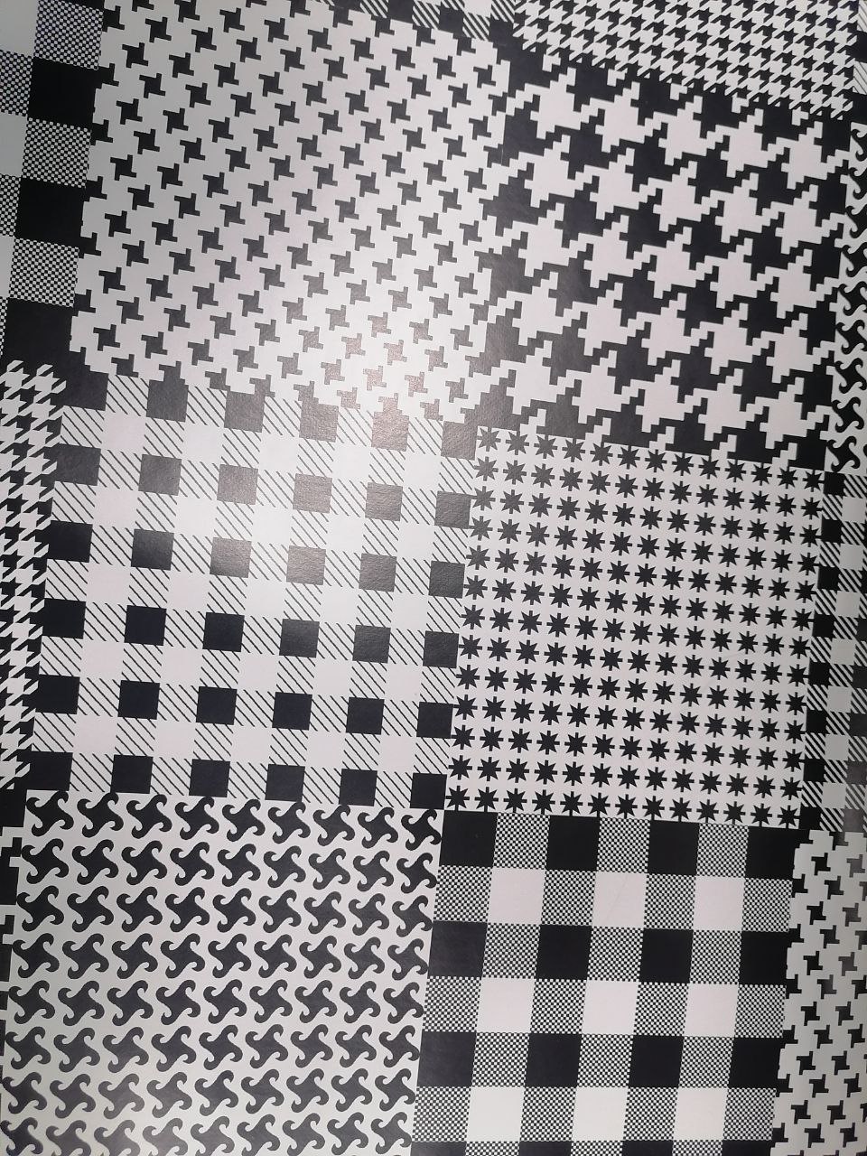 картинка Клеенка столовая нетканая основа DEKORAMA 1,4 м 047E от магазина Евродом